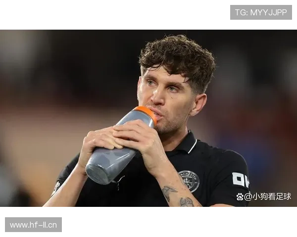 斯通斯在中场的崭露头角，助力球队战术格局的变化与提升