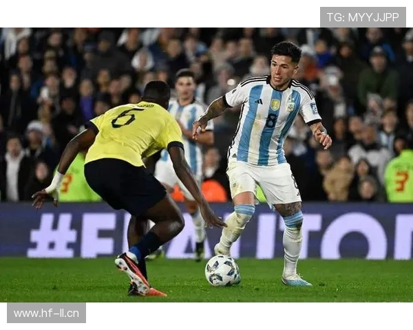 恩佐与克罗斯:出球能力及中场组织结构对比分析 恩佐与克罗斯:出球能力及中场组织结构对比分析